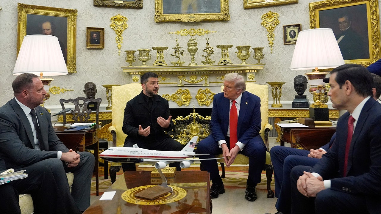 Trumpas tęs Ukrainos finansavimą, kalbant apie taiką, sako Baltieji rūmai