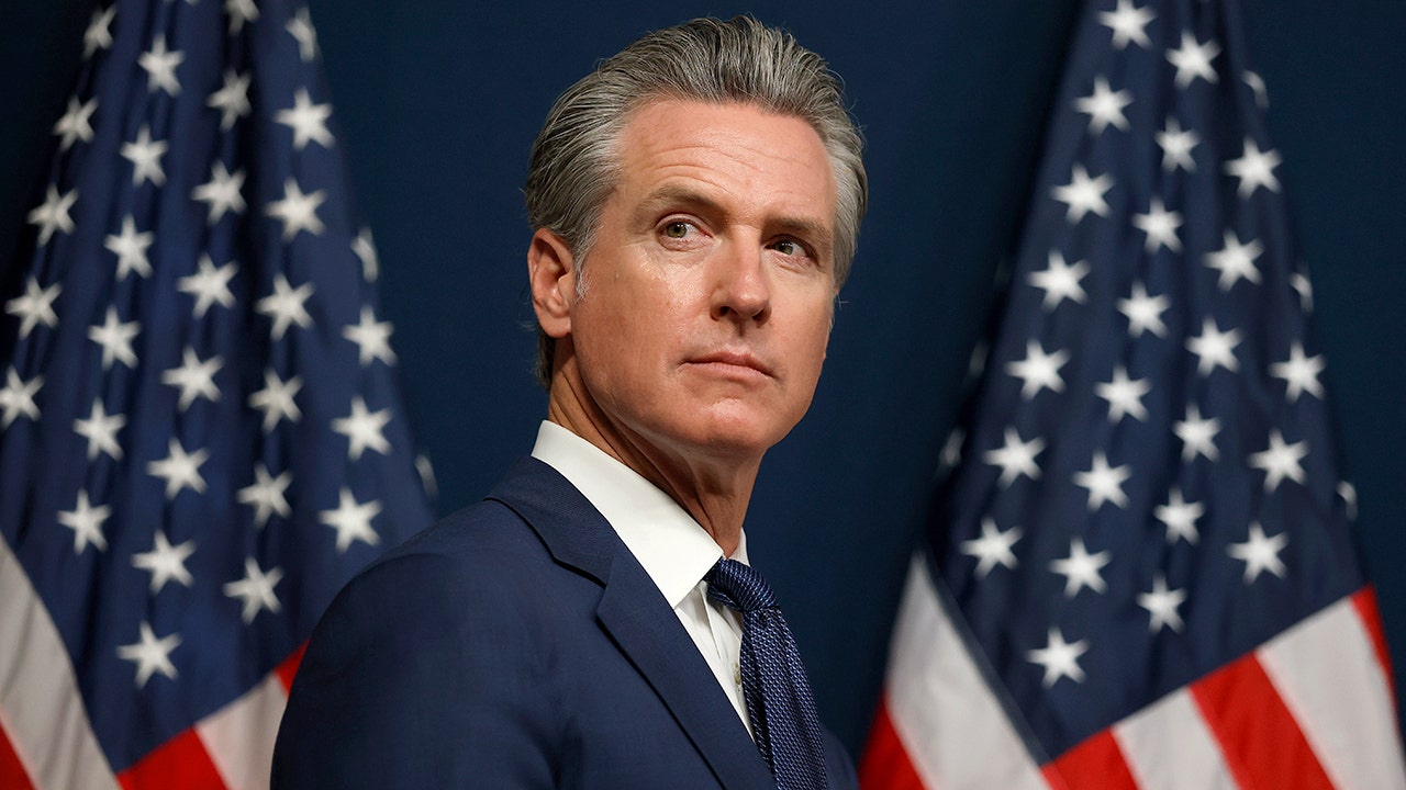 „Newsom“ spaudos biuro socialinės žiniasklaidos įrašas apie „Noem Sparks“ grėsmės vertinimą