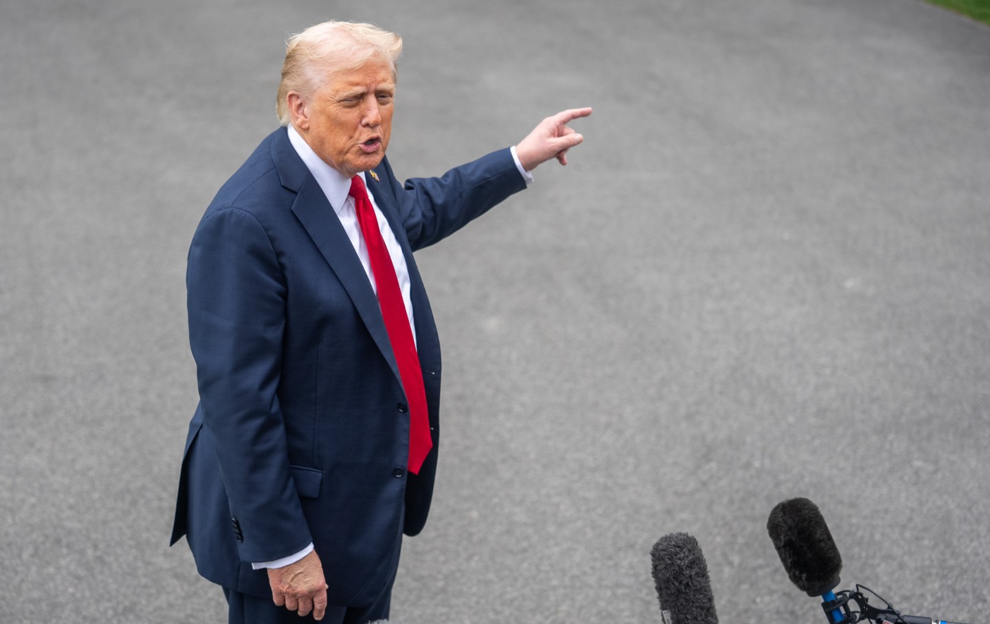 Demokratai turi priešintis D.Trumpo karui Venesuelai