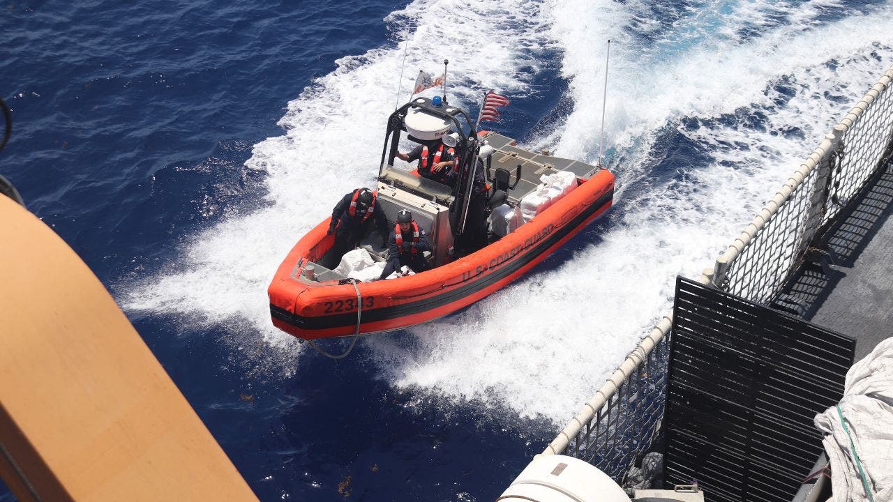 Pakrančių apsaugos tarnyba atsisako „neapykantos incidento“ termino tokiems simboliams kaip svastika