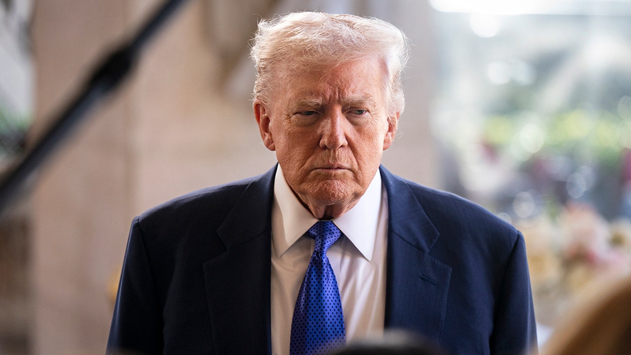 Trumpas grasina surengti pirminius rinkimus po to, kai 6 Atstovų Rūmų respublikonai nubalsavo už muitų panaikinimą