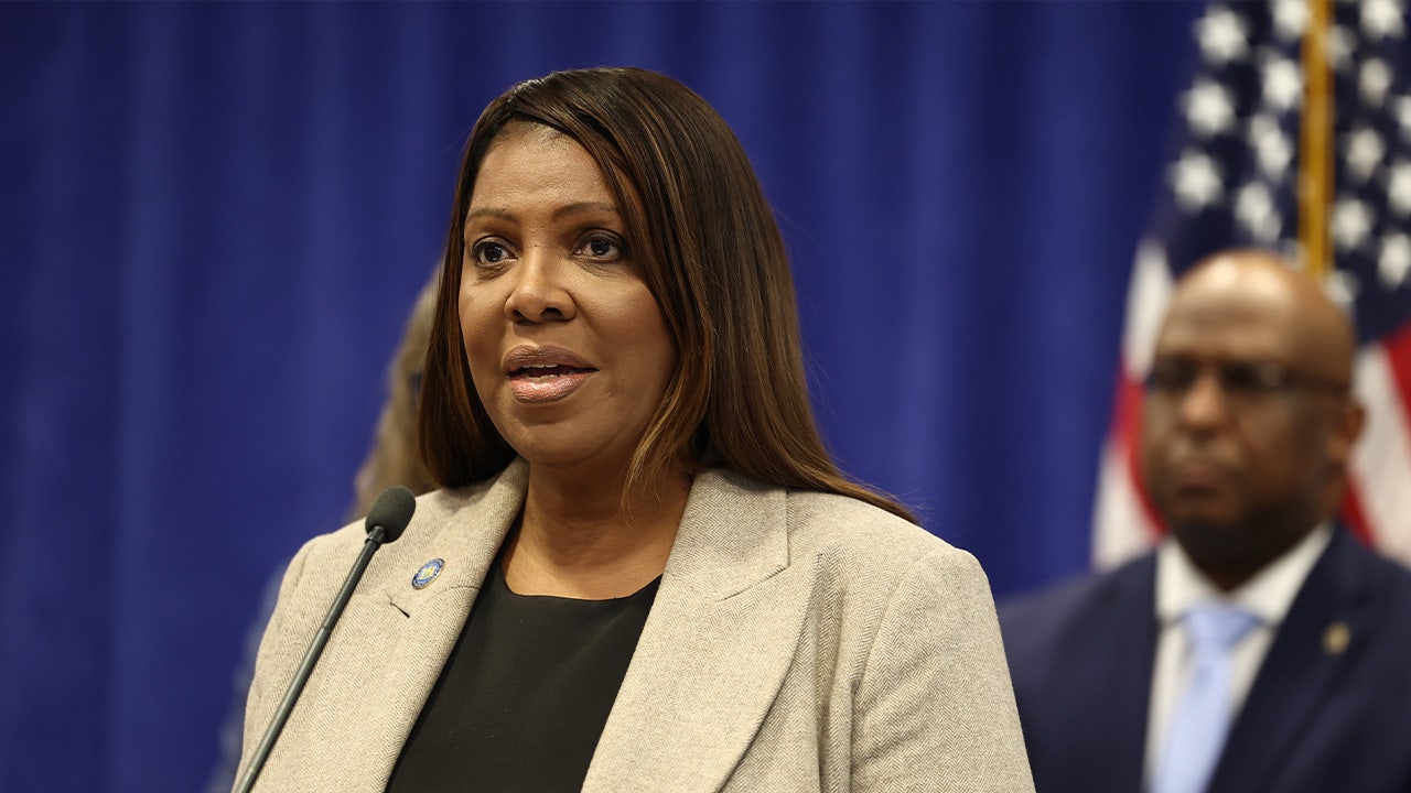 Letitia James liepia ligoninei atnaujinti nepilnamečių lyties pakeitimo gydymą