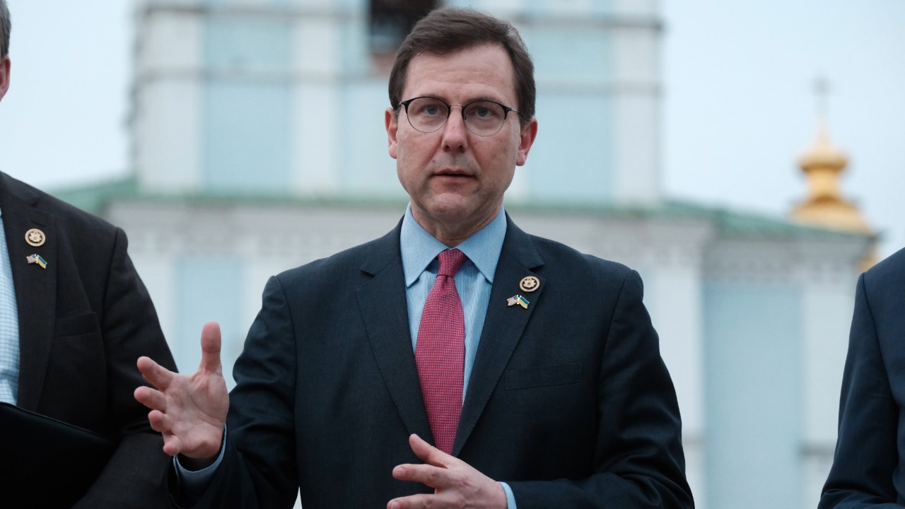 Rep. Tomas Keanas jaunesnysis sako, kad po kelių savaičių grįš į Kongresą