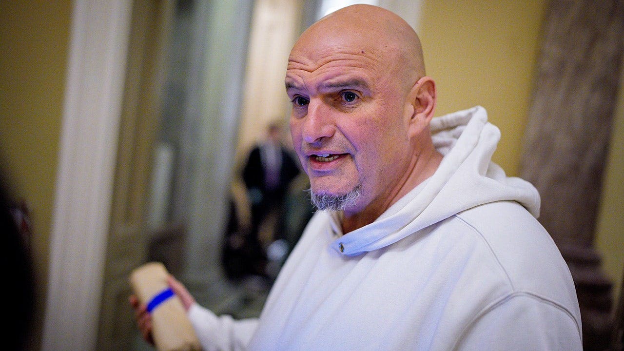 Senas Johnas Fettermanas sako nepalaikysiantis skandalų kamuojamo Senato vilties Grahamo Platnerio